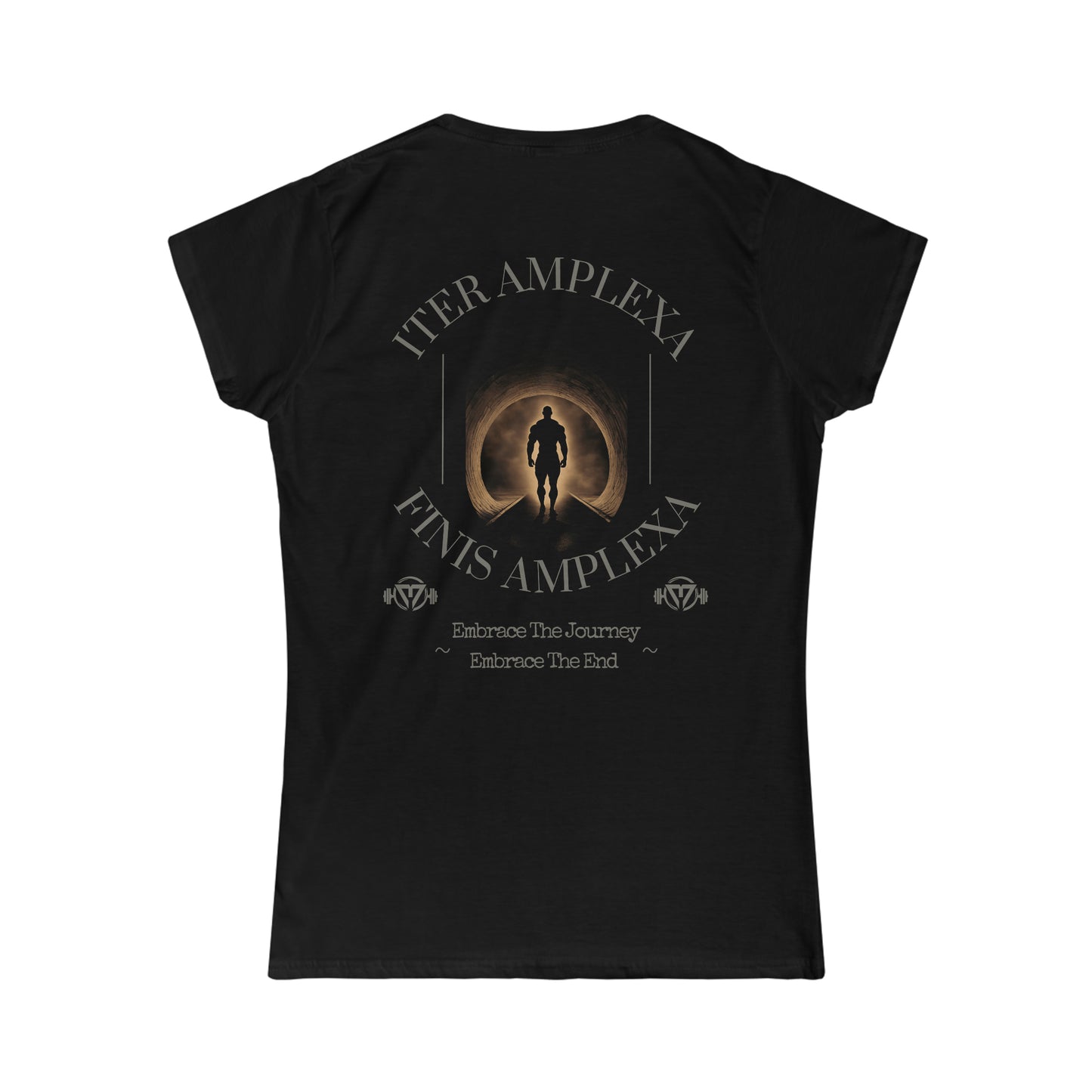 "Iter Amplexa Finis Amplexa" Women's Tee